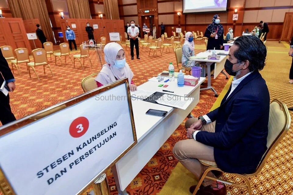 https://www.southerncrescent.com.my/wp-content/uploads/2021/02/KHAIRY_JAMALUDDIN_1614063592.jpg