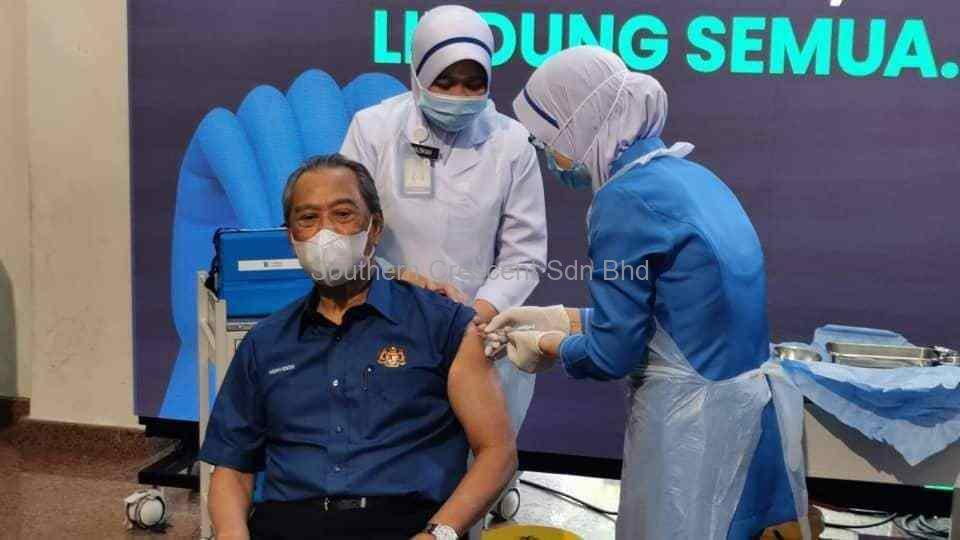 https://www.southerncrescent.com.my/wp-content/uploads/2021/02/Muhyiddin-Individu-pertama-terima-vaccine.jpg